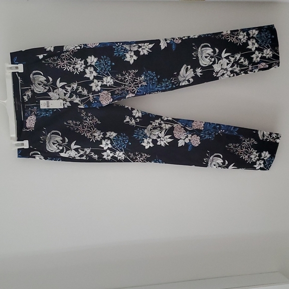 Flower print - Picture 3 of 3